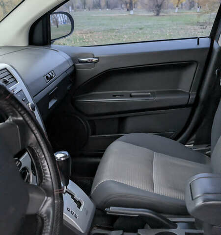 Красный Додж Калибер, объемом двигателя 2 л и пробегом 205 тыс. км за 7800 $, фото 17 на Automoto.ua