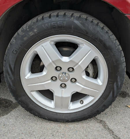 Красный Додж Калибер, объемом двигателя 2 л и пробегом 205 тыс. км за 7800 $, фото 13 на Automoto.ua