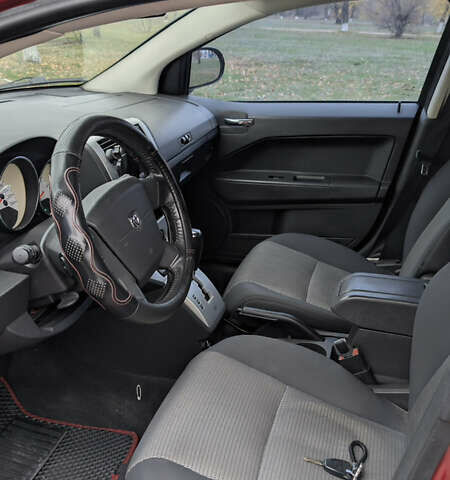 Красный Додж Калибер, объемом двигателя 2 л и пробегом 205 тыс. км за 7800 $, фото 12 на Automoto.ua