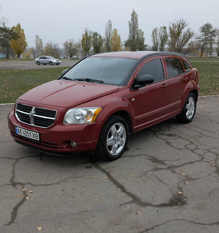 Красный Додж Калибер, объемом двигателя 2 л и пробегом 205 тыс. км за 7800 $, фото 2 на Automoto.ua