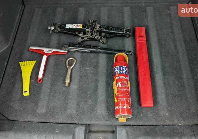 Красный Додж Калибер, объемом двигателя 2 л и пробегом 205 тыс. км за 7800 $, фото 30 на Automoto.ua