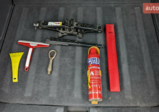 Красный Додж Калибер, объемом двигателя 2 л и пробегом 205 тыс. км за 7800 $, фото 29 на Automoto.ua