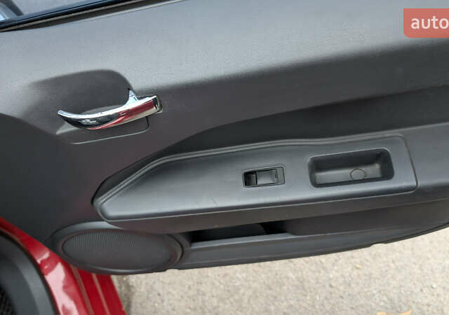 Красный Додж Калибер, объемом двигателя 2 л и пробегом 205 тыс. км за 7800 $, фото 34 на Automoto.ua