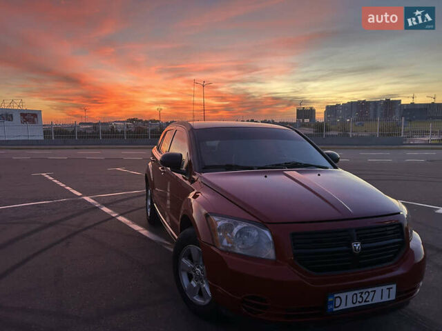 Красный Додж Калибер, объемом двигателя 2 л и пробегом 219 тыс. км за 7300 $, фото 1 на Automoto.ua