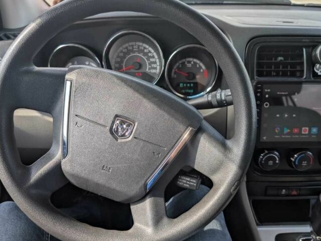 Серый Додж Калибер, объемом двигателя 2 л и пробегом 177 тыс. км за 7700 $, фото 5 на Automoto.ua