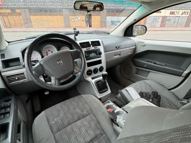 Серый Додж Калибер, объемом двигателя 2 л и пробегом 296 тыс. км за 3100 $, фото 4 на Automoto.ua