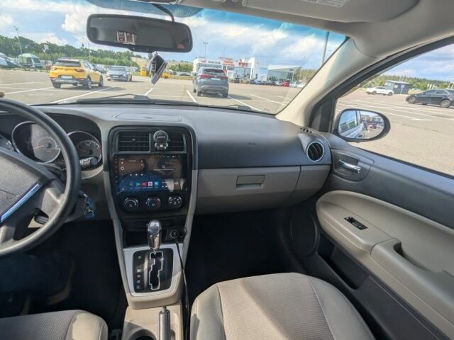 Сірий Додж Caliber, об'ємом двигуна 2 л та пробігом 177 тис. км за 7500 $, фото 3 на Automoto.ua