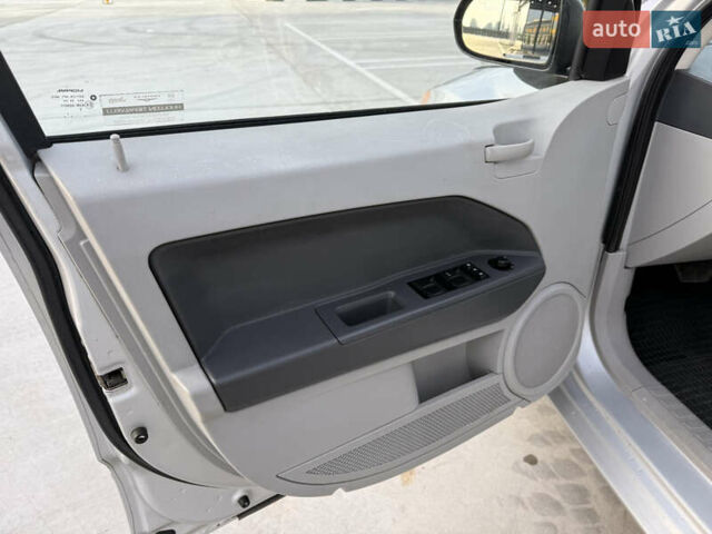 Серый Додж Калибер, объемом двигателя 2 л и пробегом 210 тыс. км за 4400 $, фото 16 на Automoto.ua