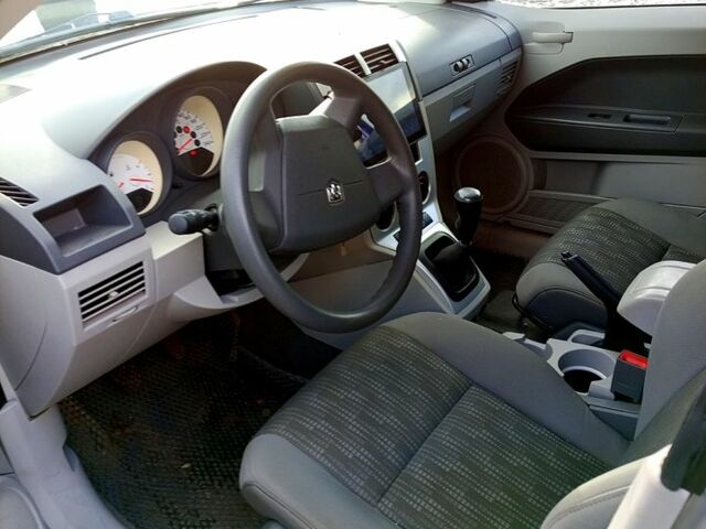 Сірий Додж Caliber, об'ємом двигуна 1.8 л та пробігом 140 тис. км за 5500 $, фото 7 на Automoto.ua