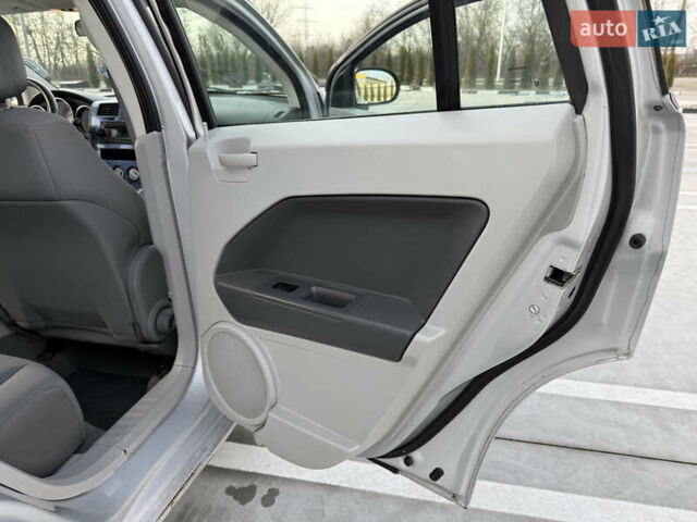 Серый Додж Калибер, объемом двигателя 2 л и пробегом 210 тыс. км за 4400 $, фото 31 на Automoto.ua