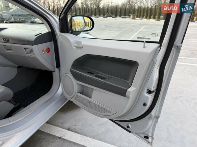 Серый Додж Калибер, объемом двигателя 2 л и пробегом 210 тыс. км за 4400 $, фото 11 на Automoto.ua