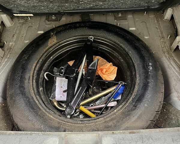 Серый Додж Калибер, объемом двигателя 1.8 л и пробегом 331 тыс. км за 4200 $, фото 7 на Automoto.ua