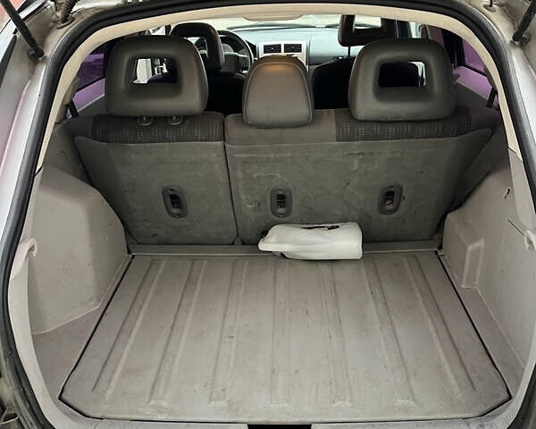 Серый Додж Калибер, объемом двигателя 1.8 л и пробегом 331 тыс. км за 4200 $, фото 8 на Automoto.ua