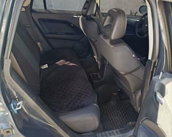 Сірий Додж Caliber, об'ємом двигуна 2 л та пробігом 400 тис. км за 5450 $, фото 4 на Automoto.ua