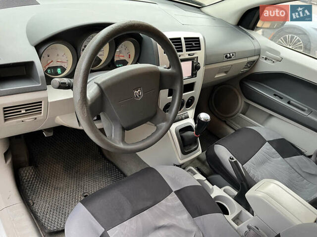 Серый Додж Калибер, объемом двигателя 1.8 л и пробегом 331 тыс. км за 4200 $, фото 11 на Automoto.ua
