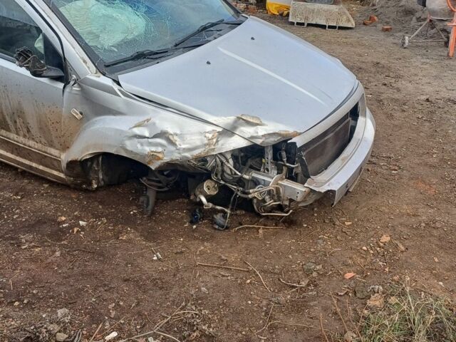 Додж Калибер 2007 в Кривом Роге на Automoto.ua Серый Додж Калибер, объемом двигателя 0 л и пробегом 300 тыс. км за 1000 $, фото 4 на Automoto.ua