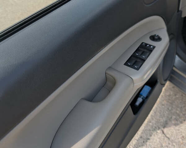 Сірий Додж Caliber, об'ємом двигуна 2 л та пробігом 177 тис. км за 7900 $, фото 12 на Automoto.ua