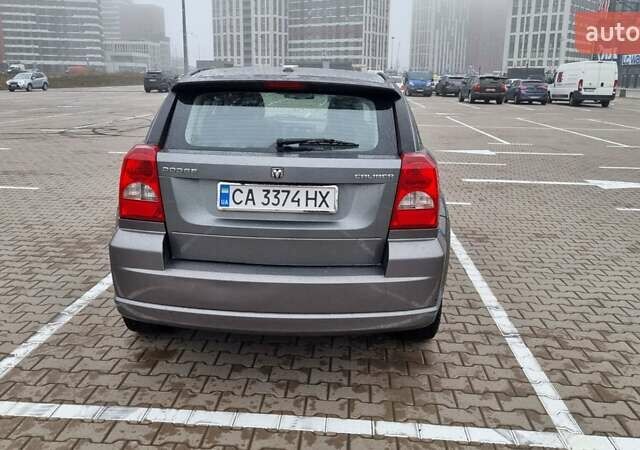 Серый Додж Калибер, объемом двигателя 2 л и пробегом 221 тыс. км за 7700 $, фото 5 на Automoto.ua
