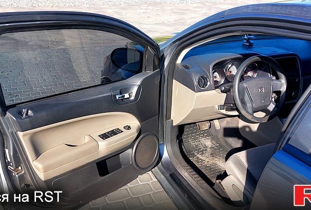 Сірий Додж Caliber, об'ємом двигуна 2 л та пробігом 289 тис. км за 6900 $, фото 4 на Automoto.ua