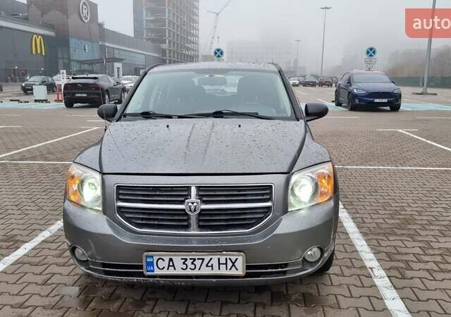 Серый Додж Калибер, объемом двигателя 2 л и пробегом 221 тыс. км за 7700 $, фото 1 на Automoto.ua