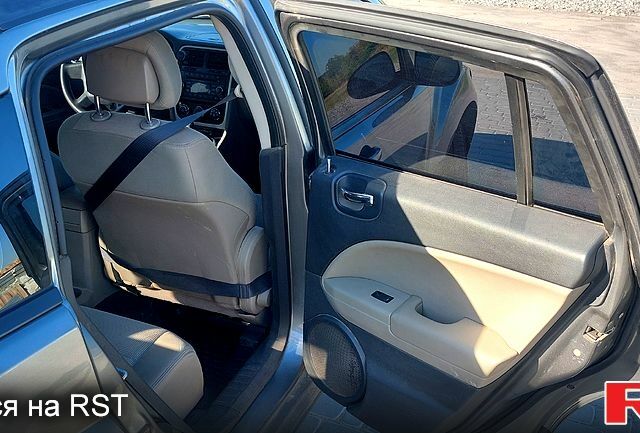 Сірий Додж Caliber, об'ємом двигуна 2 л та пробігом 289 тис. км за 6900 $, фото 6 на Automoto.ua