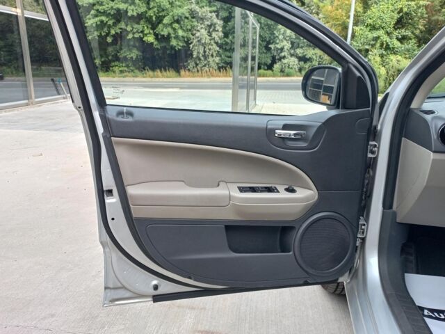 Серый Додж Калибер, объемом двигателя 2 л и пробегом 76 тыс. км за 8990 $, фото 8 на Automoto.ua