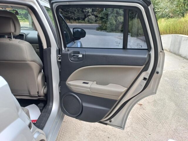 Серый Додж Калибер, объемом двигателя 2 л и пробегом 76 тыс. км за 8990 $, фото 16 на Automoto.ua