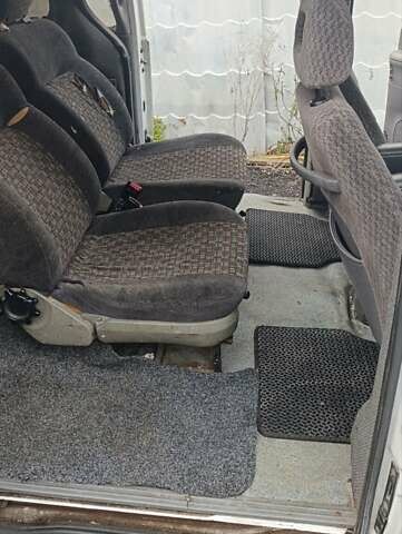 Белый Додж Караван, объемом двигателя 2.5 л и пробегом 200 тыс. км за 2600 $, фото 4 на Automoto.ua