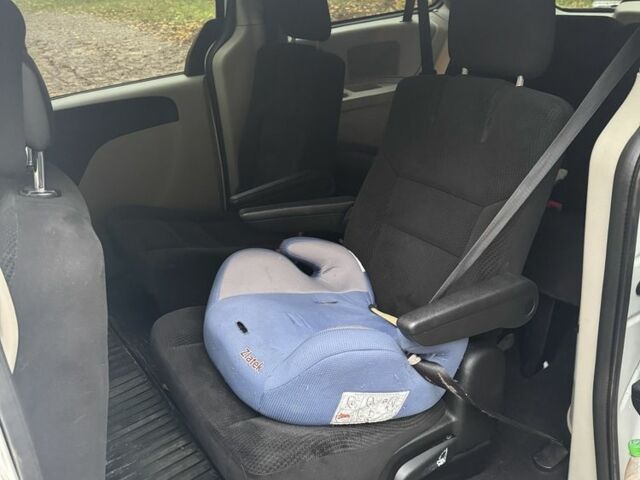 Белый Додж Караван, объемом двигателя 3.6 л и пробегом 250 тыс. км за 12000 $, фото 4 на Automoto.ua