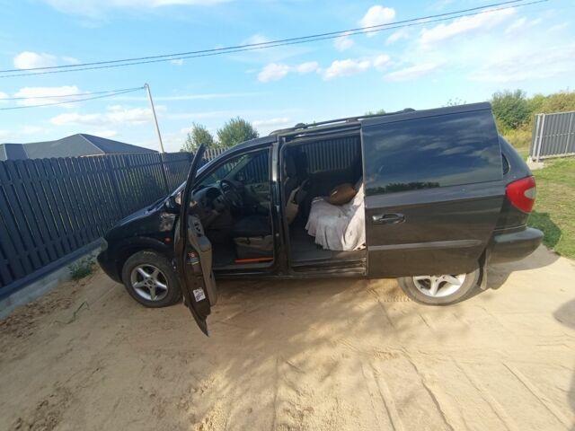 Чорний Додж Caravan, об'ємом двигуна 2 л та пробігом 1 тис. км за 3900 $, фото 2 на Automoto.ua
