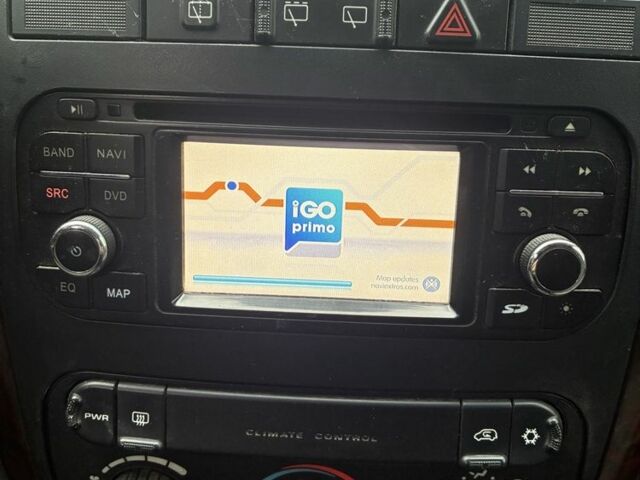 Черный Додж Караван, объемом двигателя 2.5 л и пробегом 393 тыс. км за 4000 $, фото 9 на Automoto.ua