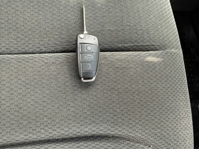 Черный Додж Караван, объемом двигателя 2.5 л и пробегом 393 тыс. км за 4000 $, фото 11 на Automoto.ua