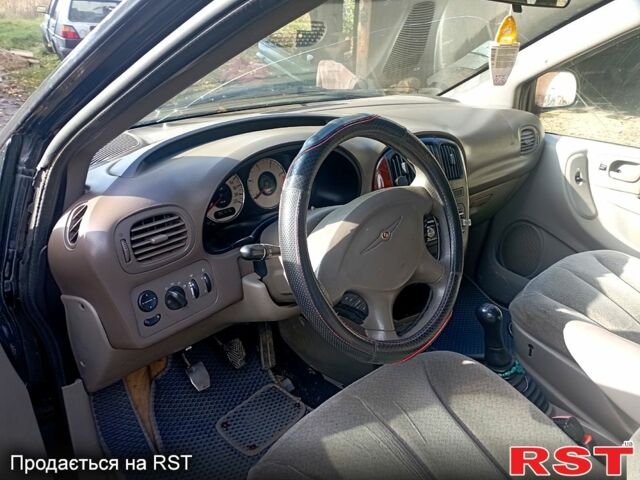 Черный Додж Караван, объемом двигателя 2.5 л и пробегом 316 тыс. км за 5000 $, фото 8 на Automoto.ua