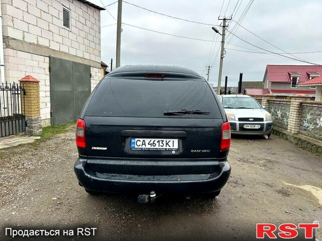 Чорний Додж Caravan, об'ємом двигуна 2.5 л та пробігом 333 тис. км за 2600 $, фото 7 на Automoto.ua