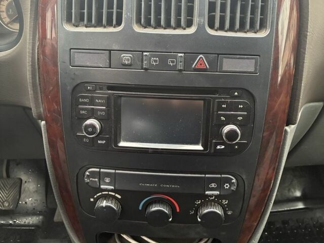 Черный Додж Караван, объемом двигателя 2.5 л и пробегом 393 тыс. км за 4000 $, фото 5 на Automoto.ua