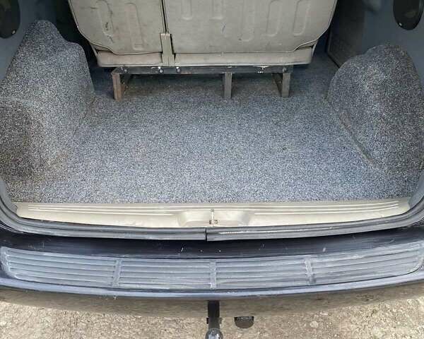 Чорний Додж Caravan, об'ємом двигуна 2.5 л та пробігом 354 тис. км за 4400 $, фото 10 на Automoto.ua