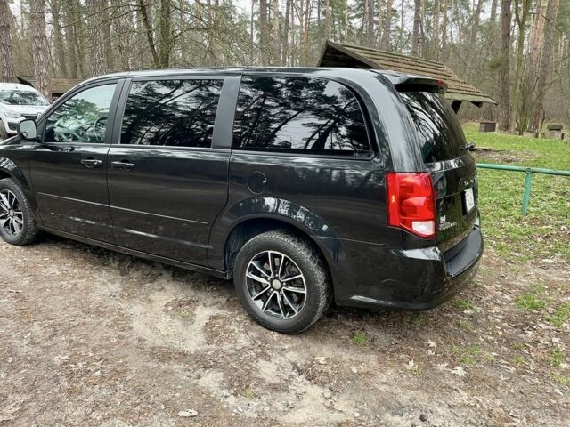Чорний Додж Caravan, об'ємом двигуна 3.6 л та пробігом 129 тис. км за 13700 $, фото 2 на Automoto.ua