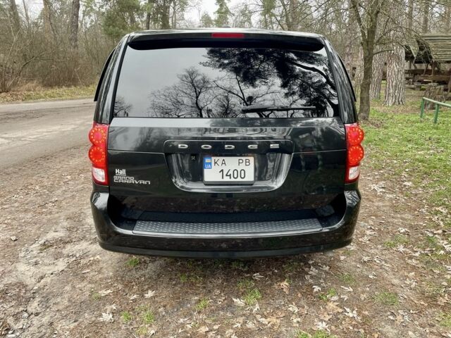 Чорний Додж Caravan, об'ємом двигуна 3.6 л та пробігом 129 тис. км за 13700 $, фото 3 на Automoto.ua