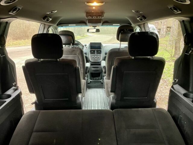 Чорний Додж Caravan, об'ємом двигуна 3.6 л та пробігом 129 тис. км за 13700 $, фото 5 на Automoto.ua