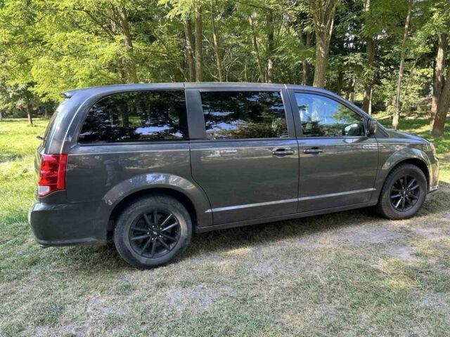 Черный Додж Караван, объемом двигателя 3.6 л и пробегом 117 тыс. км за 13500 $, фото 4 на Automoto.ua