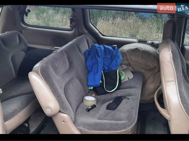 Коричневый Додж Караван, объемом двигателя 3 л и пробегом 250 тыс. км за 3500 $, фото 4 на Automoto.ua