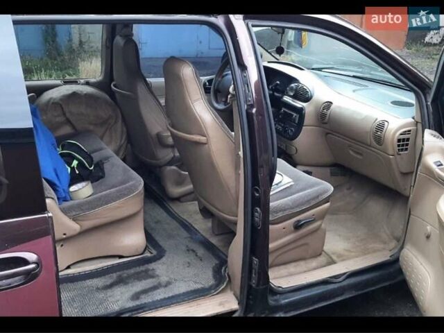 Коричневый Додж Караван, объемом двигателя 3 л и пробегом 250 тыс. км за 3500 $, фото 3 на Automoto.ua