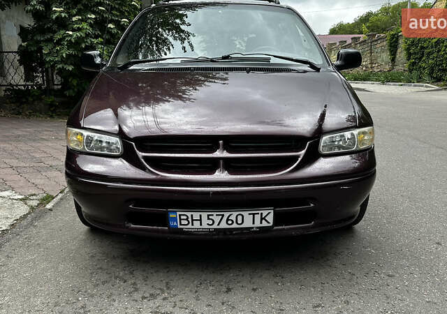 Красный Додж Караван, объемом двигателя 3.3 л и пробегом 230 тыс. км за 4700 $, фото 1 на Automoto.ua