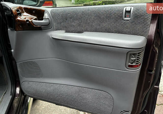 Красный Додж Караван, объемом двигателя 3.3 л и пробегом 230 тыс. км за 4700 $, фото 6 на Automoto.ua