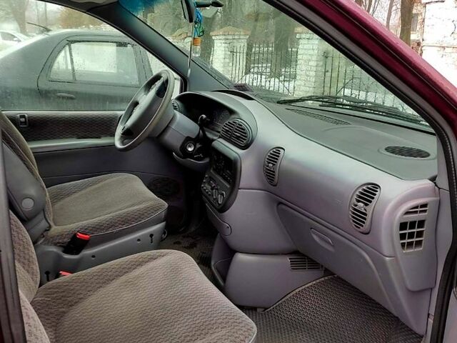 Додж Караван, объемом двигателя 3.3 л и пробегом 175 тыс. км за 4000 $, фото 1 на Automoto.ua