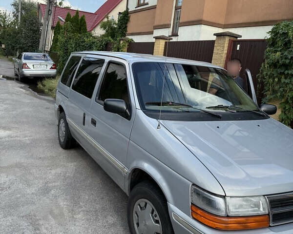 Додж Караван 1993 в Киеве на Automoto.ua Серый Додж Караван, объемом двигателя 3 л и пробегом 62 тыс. км за 4600 $, фото 1 на Automoto.ua