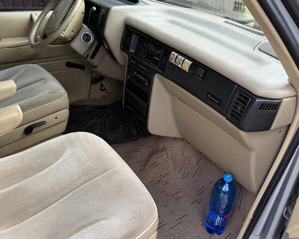 Додж Караван 1993 в Киеве на Automoto.ua Серый Додж Караван, объемом двигателя 3 л и пробегом 62 тыс. км за 4600 $, фото 4 на Automoto.ua