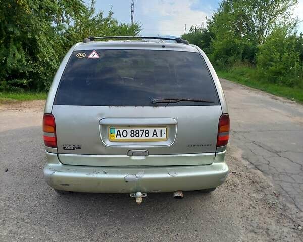 Серый Додж Караван, объемом двигателя 2.97 л и пробегом 300 тыс. км за 900 $, фото 4 на Automoto.ua