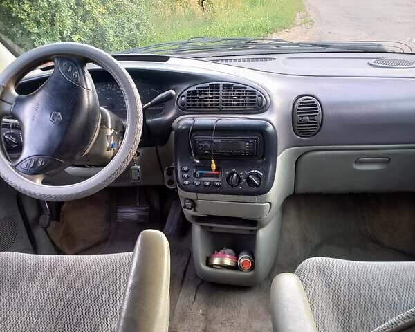 Сірий Додж Caravan, об'ємом двигуна 2.97 л та пробігом 300 тис. км за 999 $, фото 7 на Automoto.ua