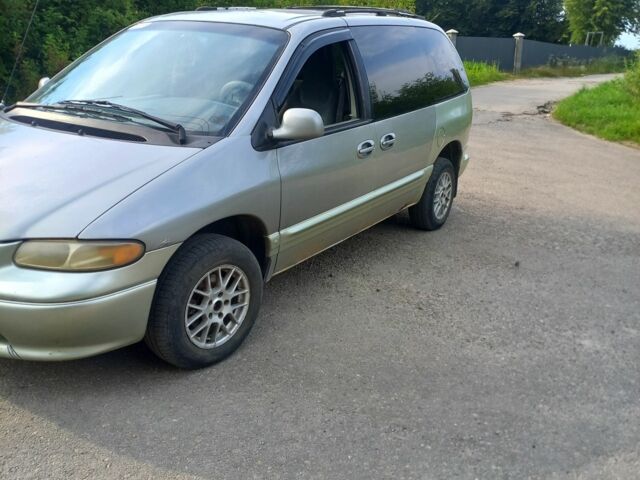 Серый Додж Караван, объемом двигателя 3 л и пробегом 400 тыс. км за 900 $, фото 6 на Automoto.ua